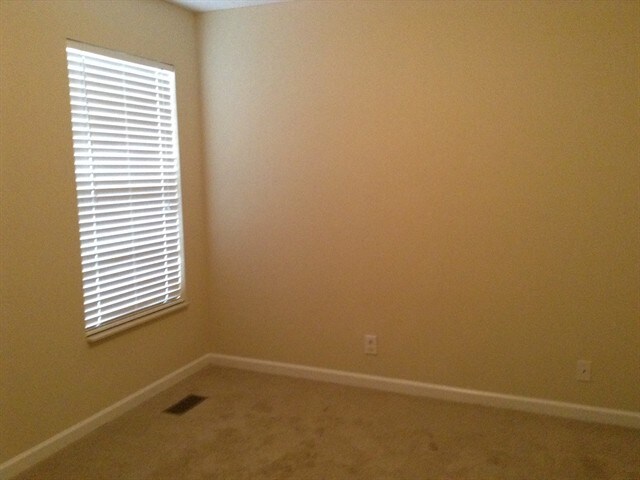 Building Photo - 3000 S Waterford Ct