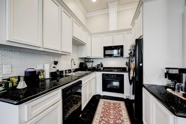 Building Photo - 5801 Winsome Ln
