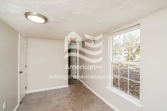 Building Photo - 820 Penn St