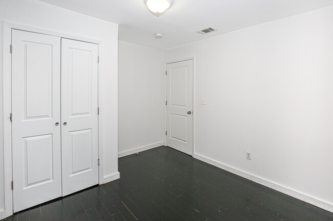 Building Photo - 1312 Putnam Ave