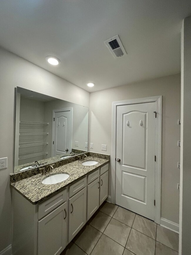 Building Photo - Spacious 3 bed 2.5 bath home in Fort Mill, SC