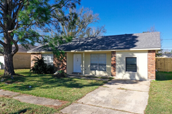 Building Photo - 1849 Cinclair Loop