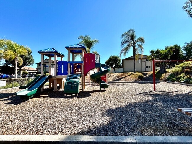 Building Photo - Completely Remodeled 3 Bedroom in La Mesa!! Water/Trash Included