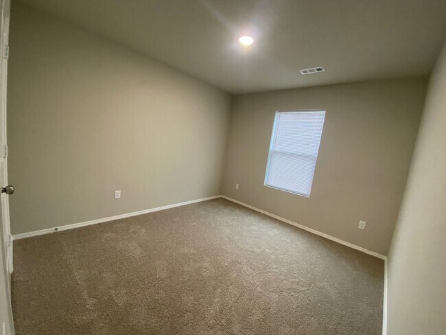 Building Photo - 4520 Olympic Dr