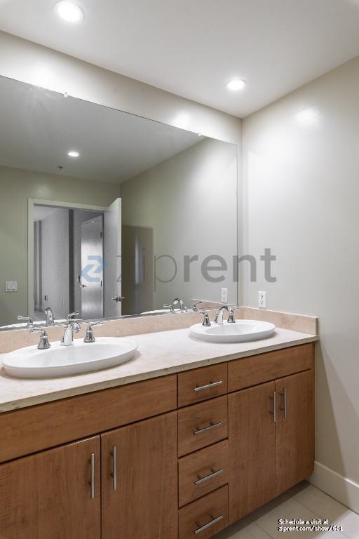 Building Photo - 438 W Grand Ave