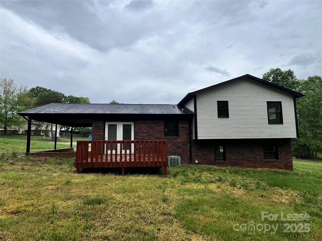 Building Photo - 140 Brookhollow Dr