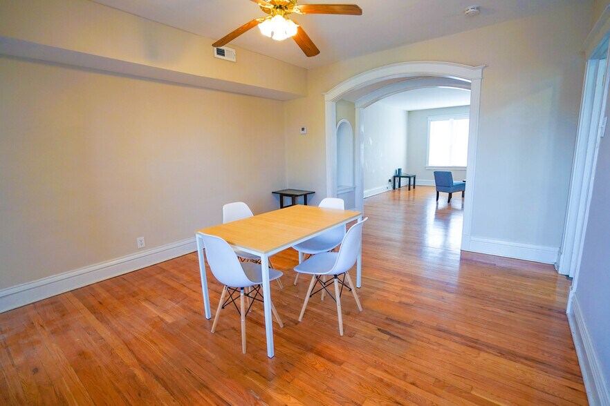 Building Photo - 760 Syracuse Ave