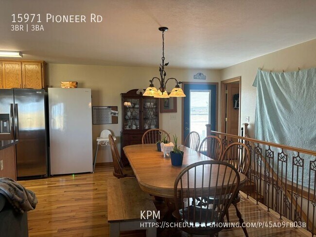 Building Photo - 15971 Pioneer Rd