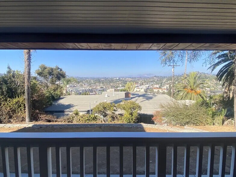 Building Photo - 8090 Vista Dr