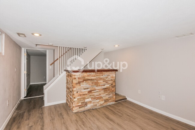 Building Photo - Fantastic 2bd/2ba home! Let yourself in!