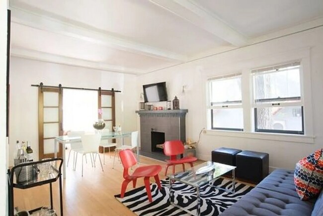 Building Photo - 1528 Mapleton Ave