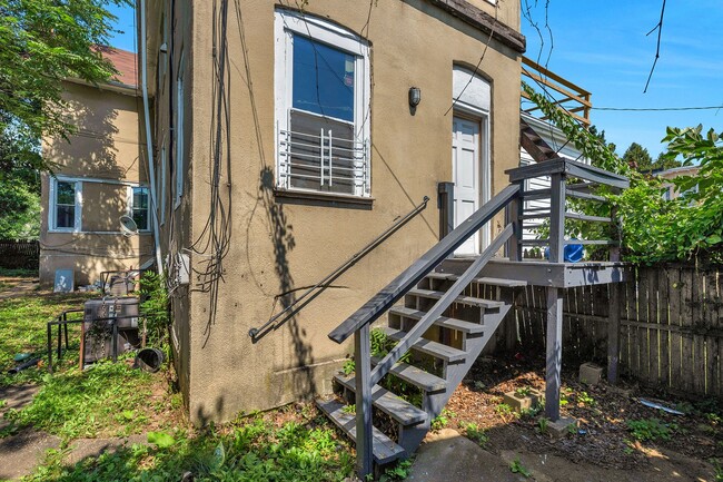 Building Photo - 3503 Oakmont Ave