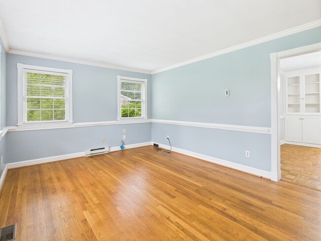 Building Photo - 1109 Dinwiddie Ave