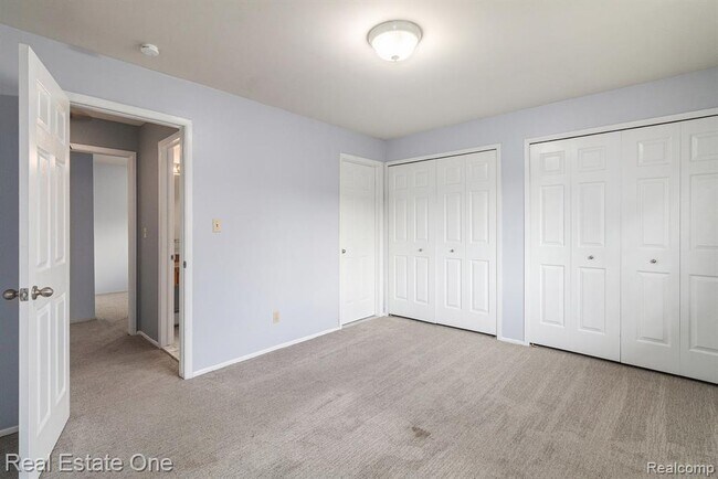 Building Photo - 2420 Parmenter Blvd