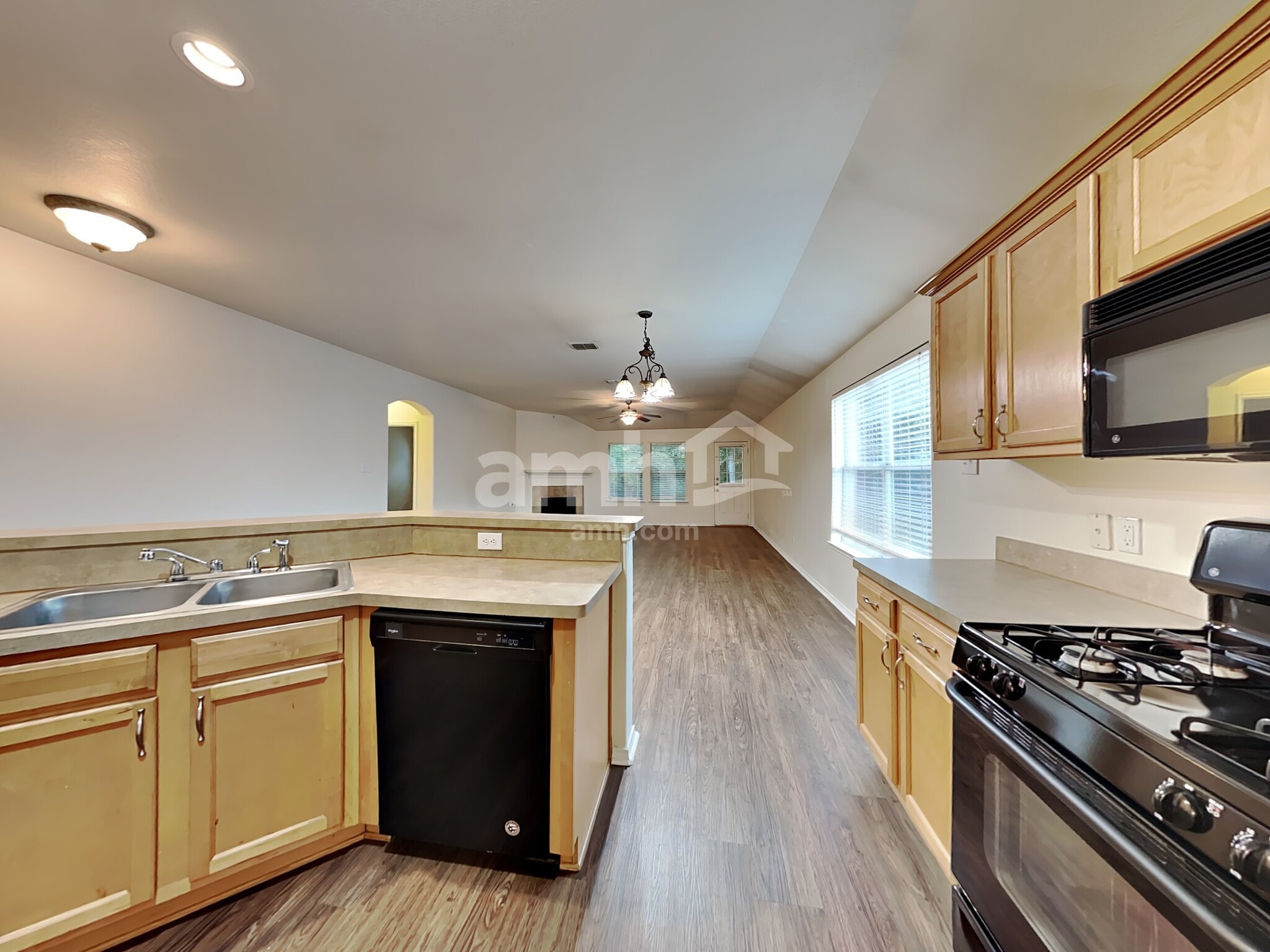 Building Photo - 3833 Pinebluff Ln