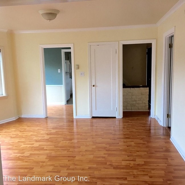 Building Photo - 3216 E Madison St