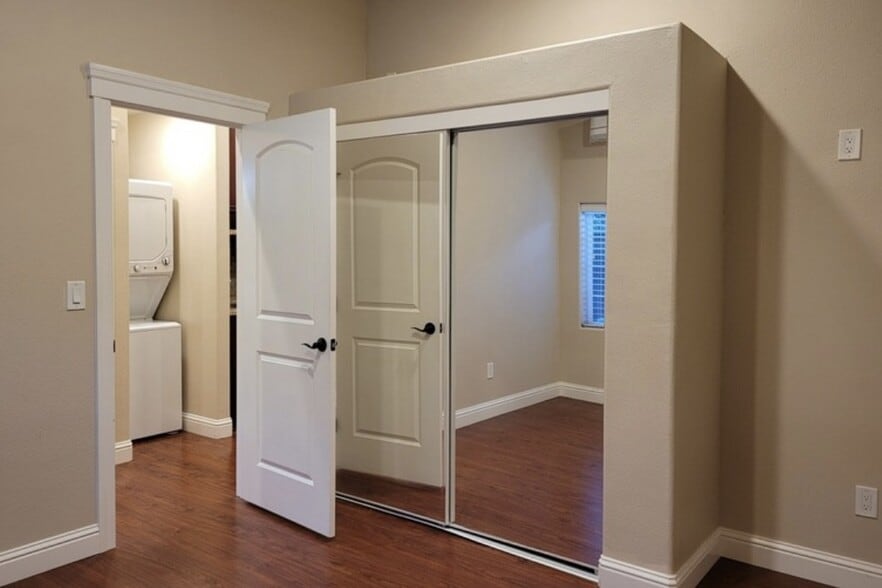 Building Photo - 15895 La Mirada Ct