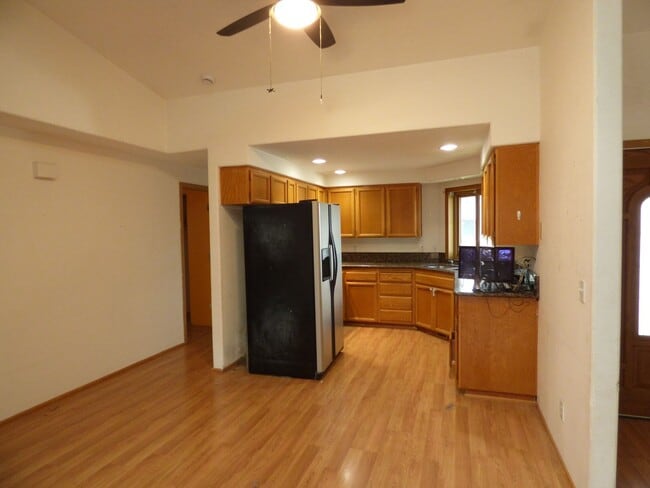 Building Photo - 3 bed Single level home in a Cul-De-Sac