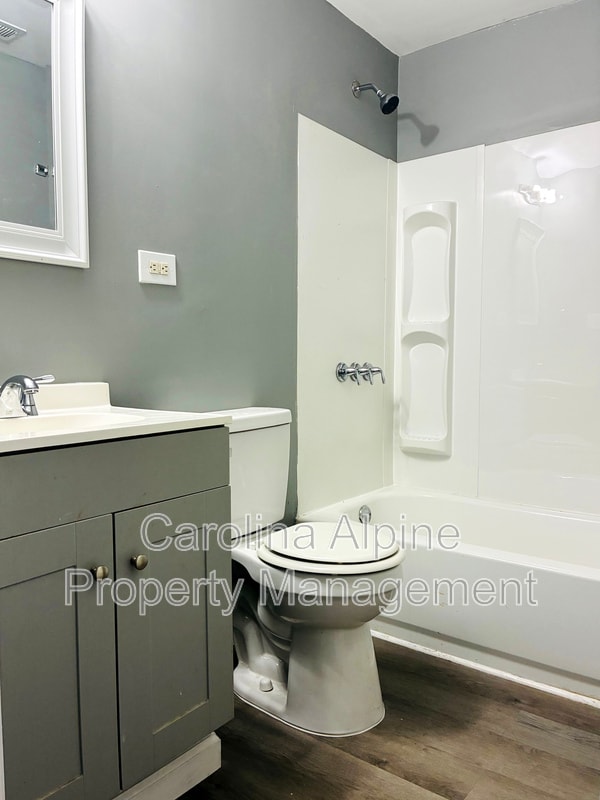 Building Photo - 506 Bonny St