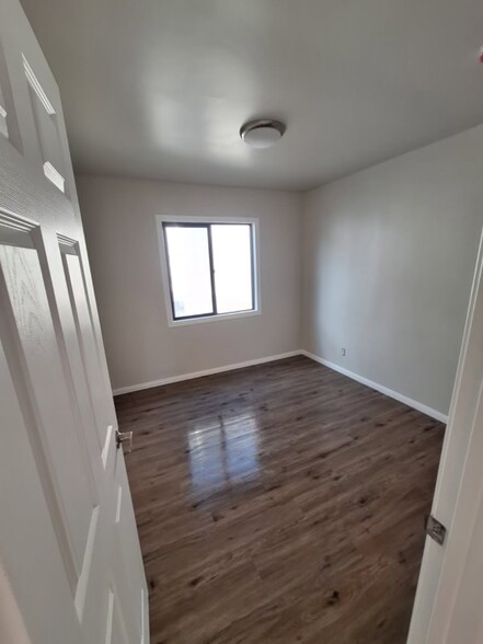 Building Photo - 1302 E Peck St