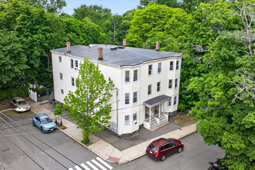 Building Photo - 112 Woodstock St