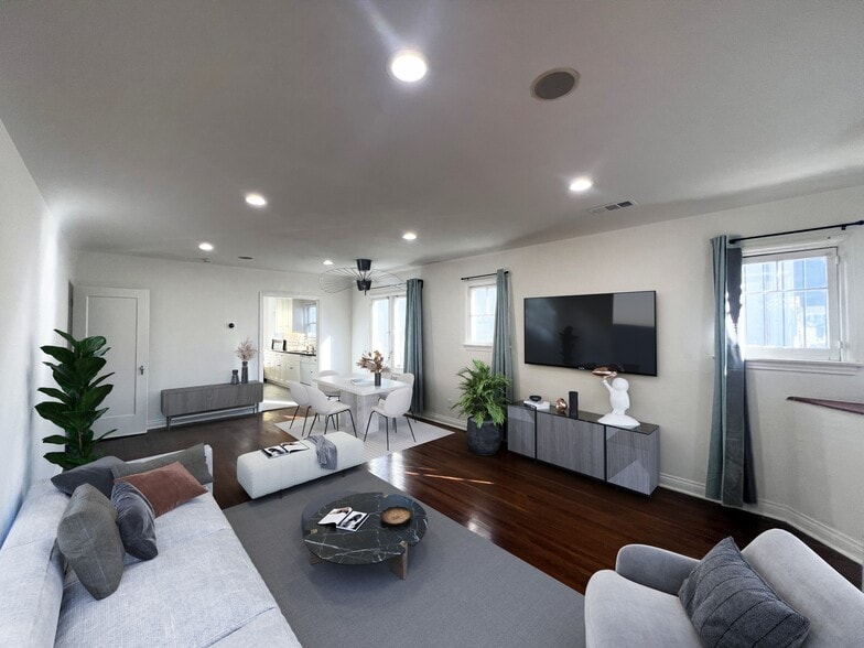 Primary Photo - 1152 N Sycamore Ave