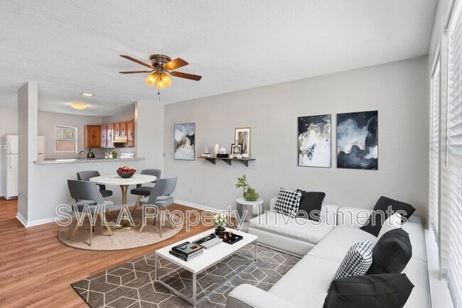 Building Photo - 3221 Ryan St