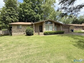 Building Photo - 2509 Excalibur Dr SE