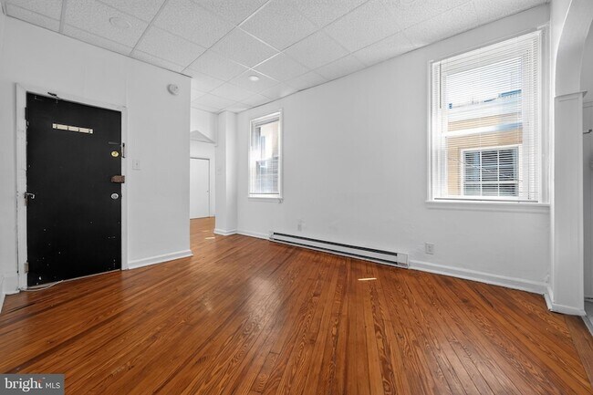 Building Photo - 1438 S 13th St