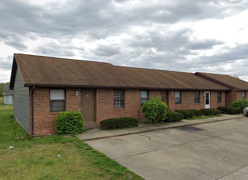 Building Photo - 8701 N Raintree Ct