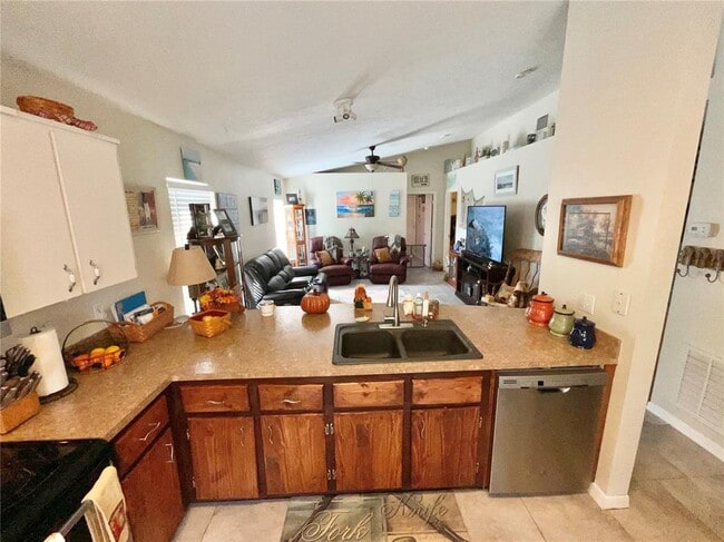 Building Photo - 7831 Barclay Rd