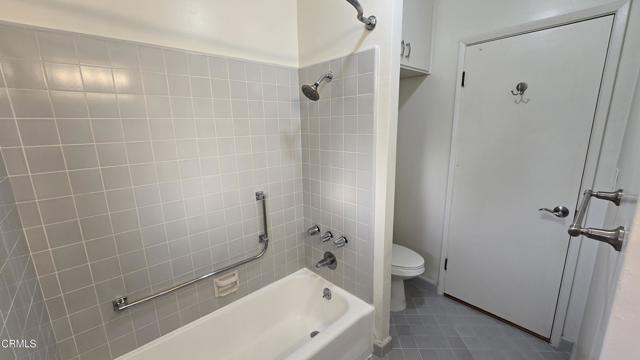 Building Photo - 1483 N Altadena Dr