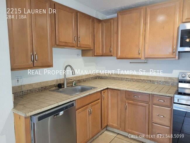 Building Photo - 2215 Lauren Dr