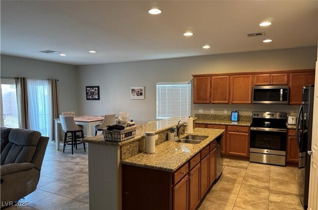 Building Photo - 4399 S Laurel Ln
