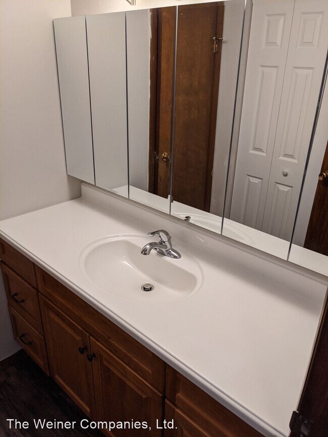 Building Photo - 310 W Washington St