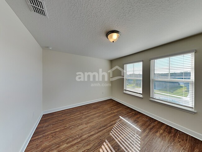 Building Photo - 1615 Soapstone Rd