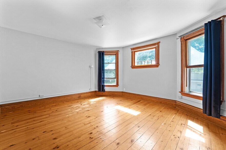 Building Photo - 322 W Wilson St