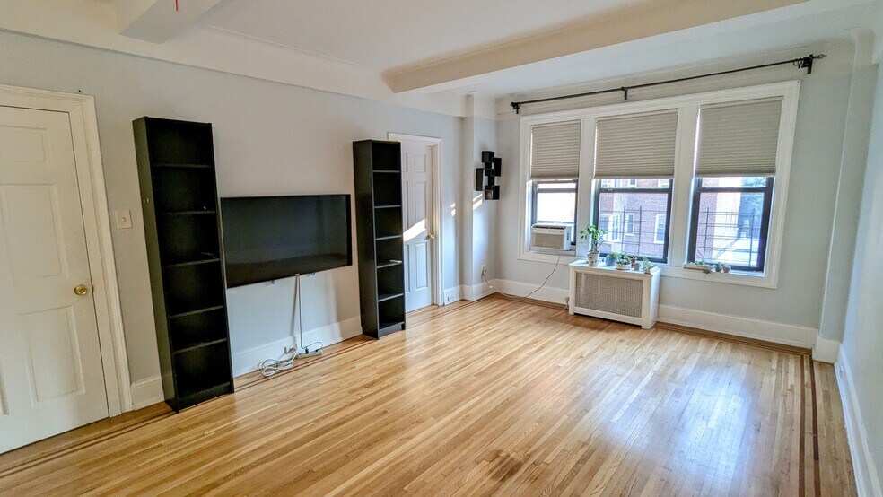 Building Photo - 8300 Talbot St