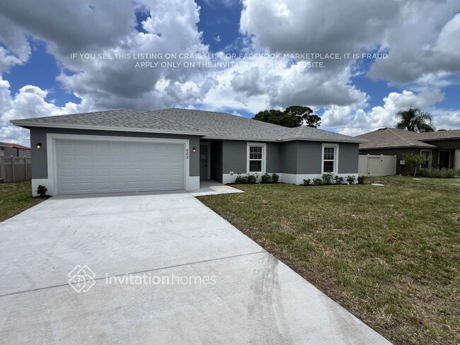 Building Photo - 662 SE Polynesian Ave