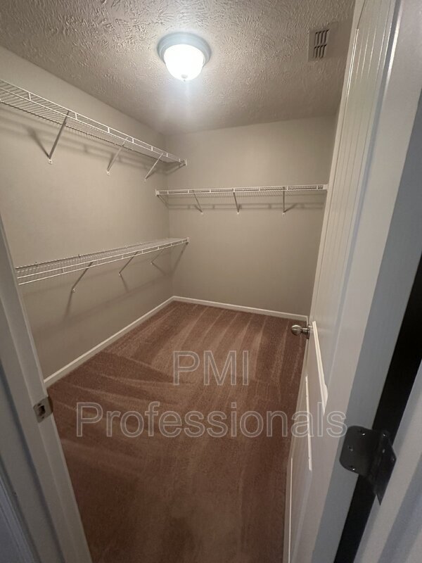 Building Photo - 2413 Salem Glen Xing