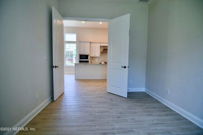 Building Photo - 538 Vista Lake Cir