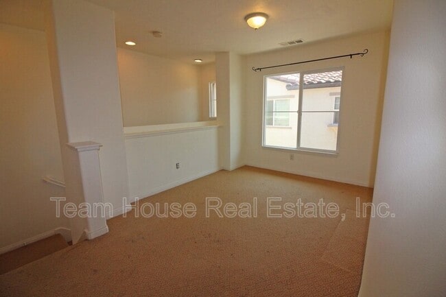 Building Photo - 28440 Mirabelle Ln