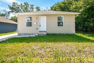 Building Photo - 2320 N Taylor Ave