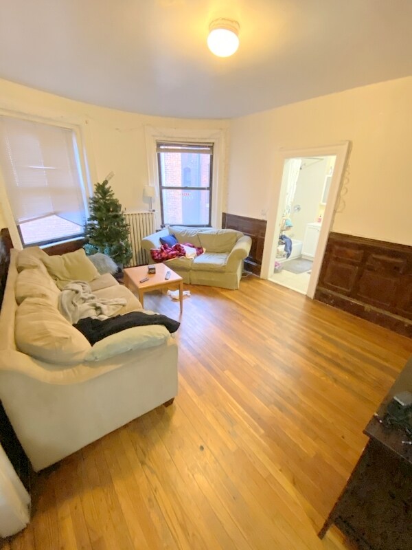Building Photo - 118 Hemenway St