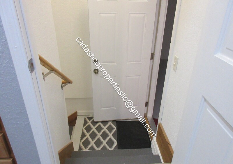 Building Photo - 203 W Wayne St