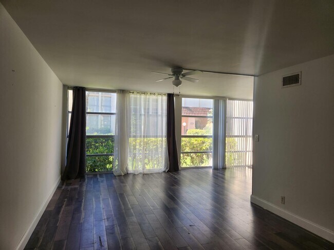 Building Photo - 851 Three Islands Boulevard