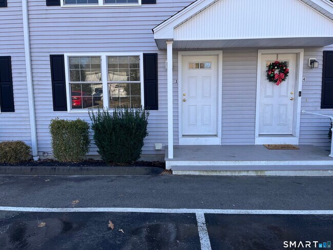 Building Photo - 2470 Boston Post Rd