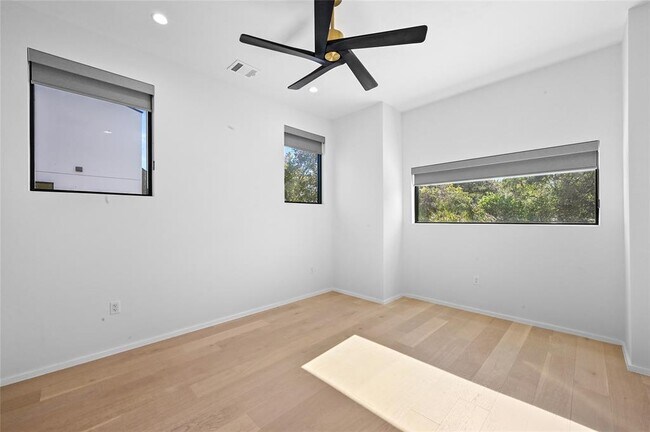 Building Photo - 2706 Stacy Ln