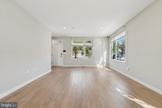 Building Photo - 120 W Oxford St