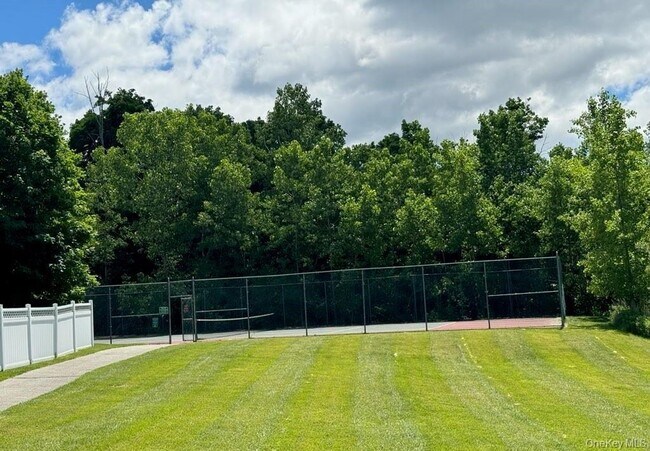 Building Photo - 5 Case Ct